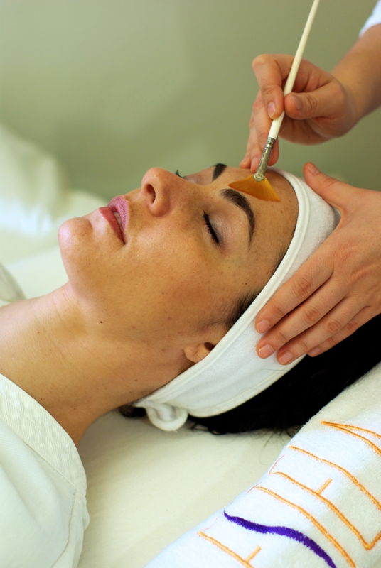 Best Gold Facials for Oily Skin Best Gold Facials for Oily Skin