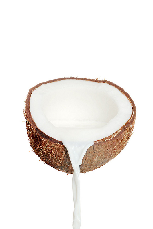 Five wonderful beauty benefits of coconut milk