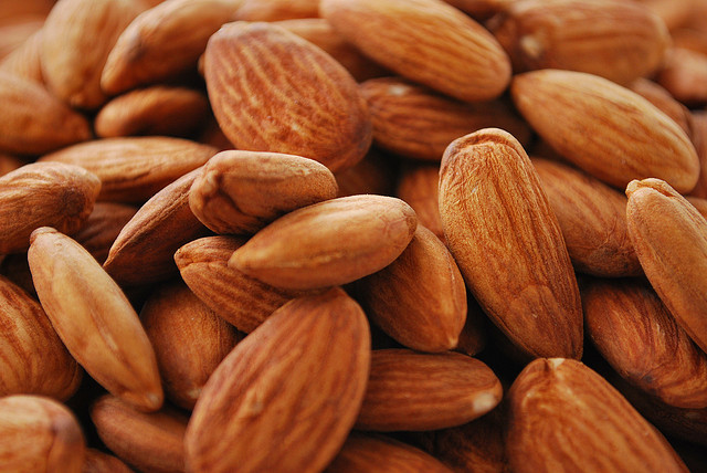 Almonds can help to lose weight