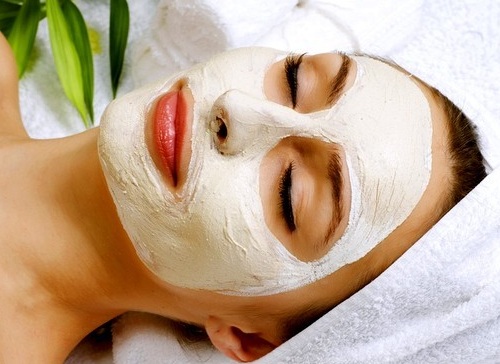 5 top Ayurvedic Face Packs For Glowing Skin