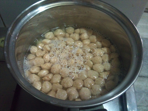 Healthy breakfast recipe of soya parathas