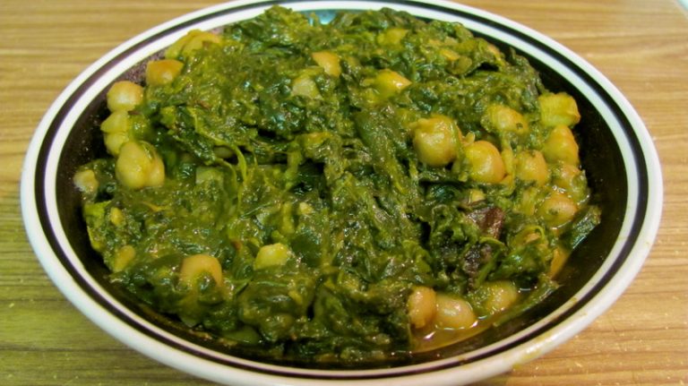 Healthy spinach Chole Recipe For Tandoori Roti
