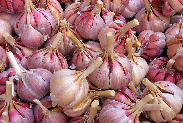 Garlic Recipes To Treat Cold during Monsoon