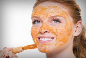 Steps To Apply Tomato On Face