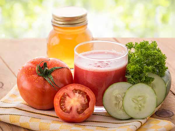 7 Best Homemade Toners For Oily Skin 7 Best Homemade Toners For Oily Skin