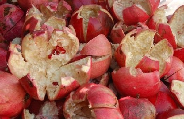 Hidden Beauty Benefits Of Pomegranate Peel