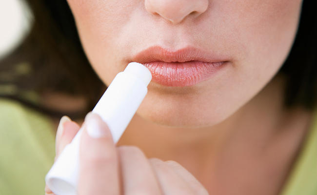 Six foods to prevent and heal dry chapped lips
