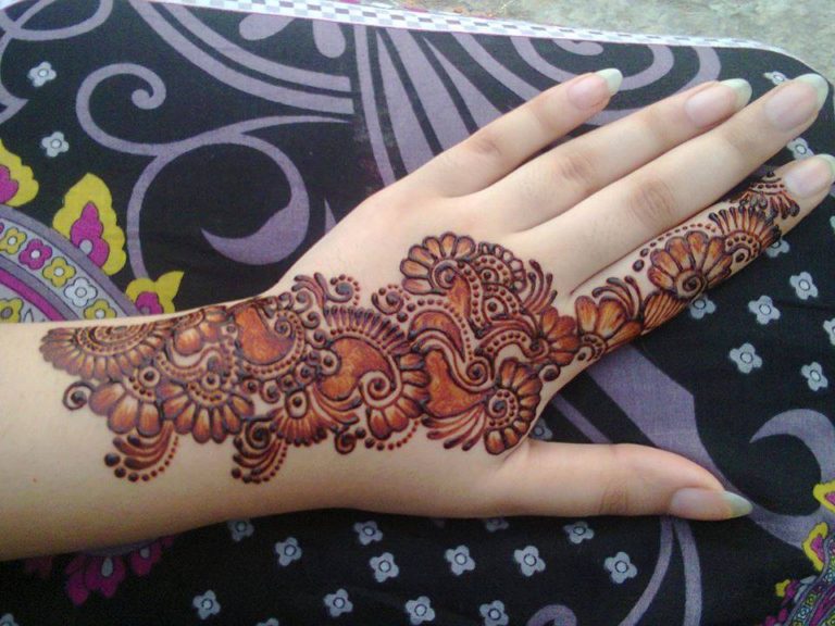 Best 6 Beautiful Mehndi Stickers For You