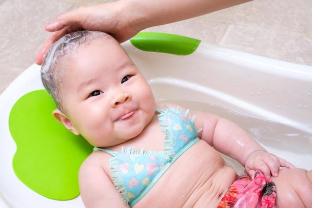 Notwithstanding the name, it can involve not only scalp but also face & other portions of the body. Below are some of the Best Natural Remedies For Cradle Cap.