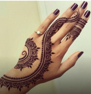 25 DIY Mehndi Designs for Regular Use