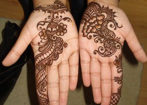 25 DIY Mehndi Designs for Regular Use