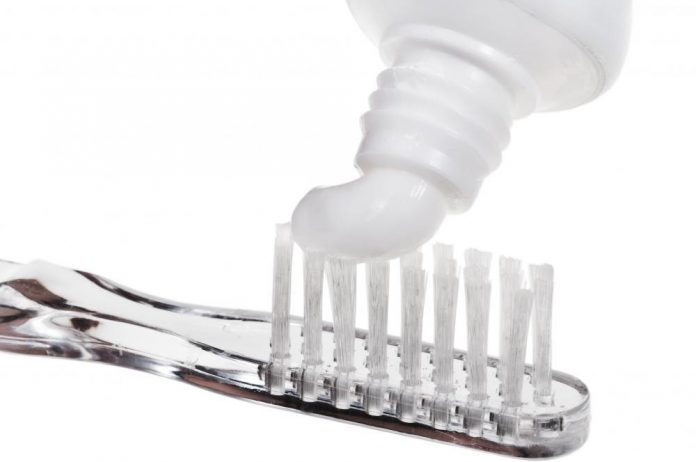 Benefits of white toothpaste