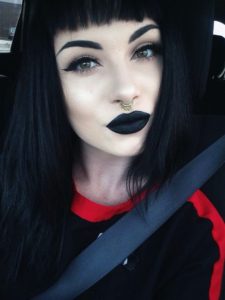 En Route the Goth Way Makeup 