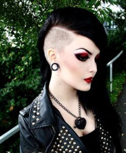 2 8 249x300 - En Route the Goth Way Makeup Styles for you!