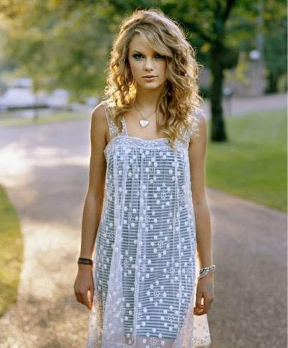 8b06b4fbe4887a6a213d61235e79c100 - Pictures Of Taylor Swift Without Makeup In Real Life