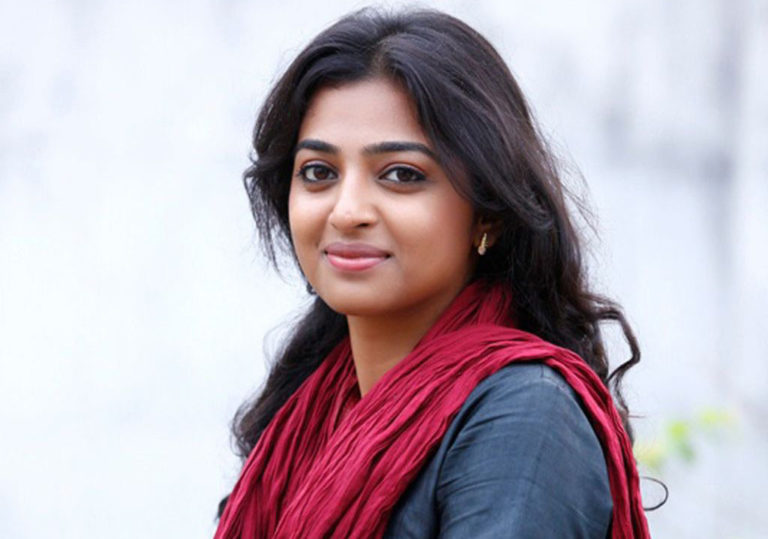 Pictures Of Radhika Apte without Makeup