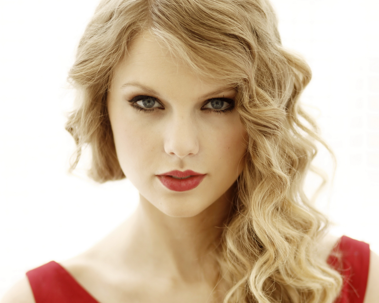 Pictures Of Taylor Swift Without Makeup In Real Life - Yabibo