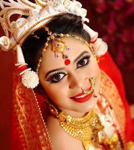 5 Best Bengali Bridal Makeup Looks royal look - Top 10 Most Beautiful Indian Bridal Sarees Looks