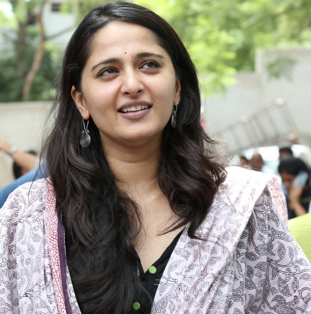 Anushka Shetty bubbly look