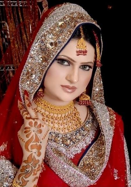 Indian bridal looks, Indian bridal sarees, Muslim bridal look