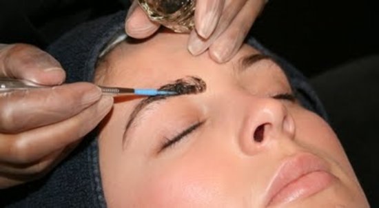 How To Do Eyebrow Tinting At Home?