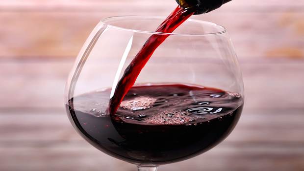 5 Amazing Benefits of Red Wine for Anti-aging 