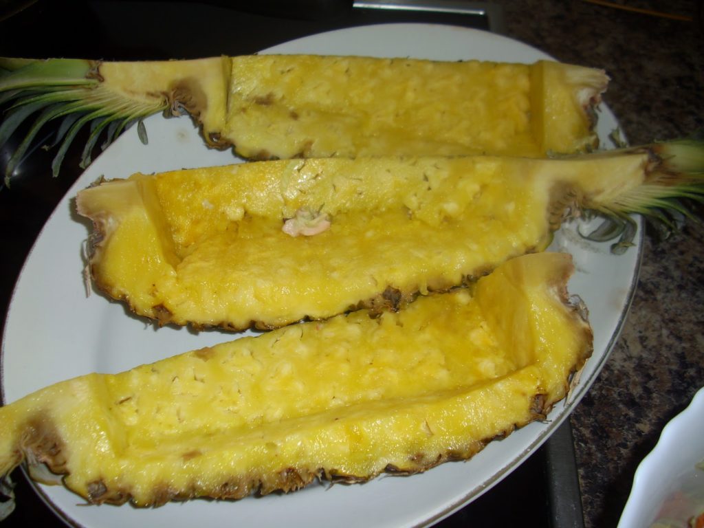 6 Reasons Why You Should Not Throw Pineapple Peel Away!