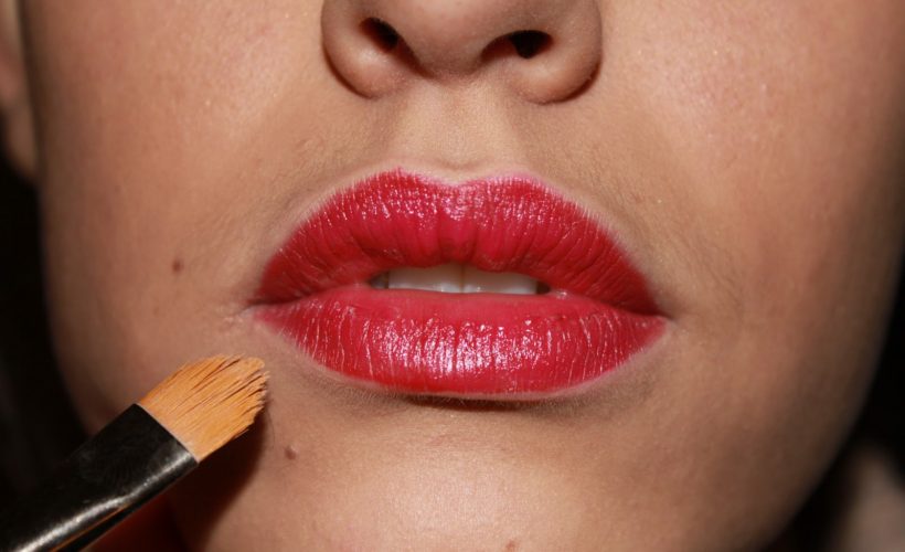 Steps To Apply Lipstick Perfectly