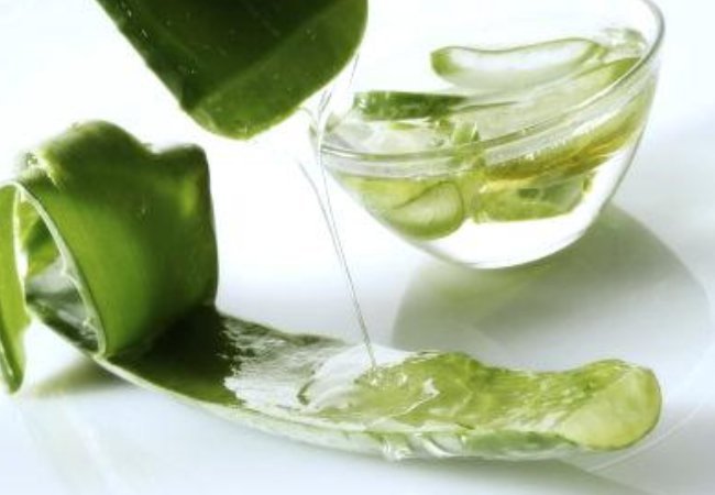 Aloe vera gel - 5 Best Natural Remedies for Vaginal Cysts