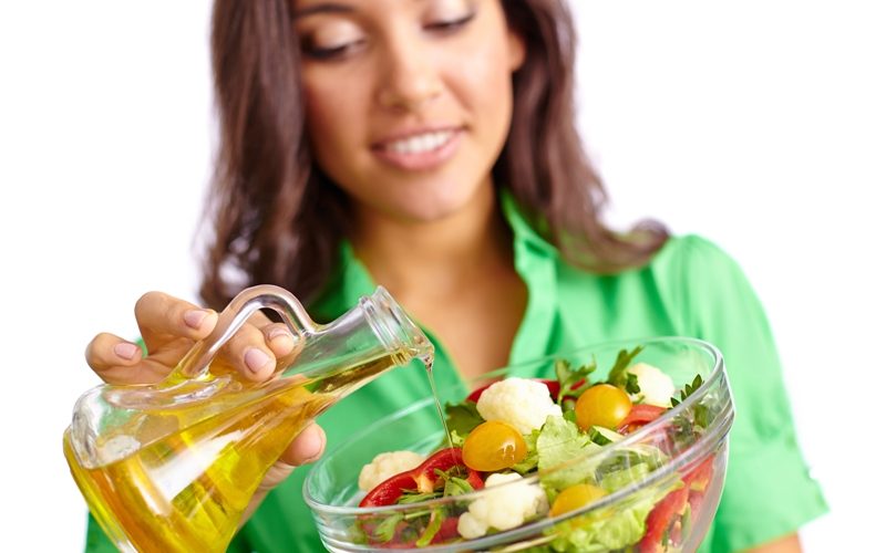 Is Olive Oil An Effective Solution For Dry Hair? Is Olive Oil An Effective Solution For Dry Hair?