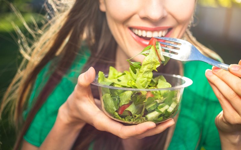 14 Benefits of Vitamin B12 and Its Deficiency Symptoms 14 Benefits of Vitamin B12 and Its Deficiency Symptoms