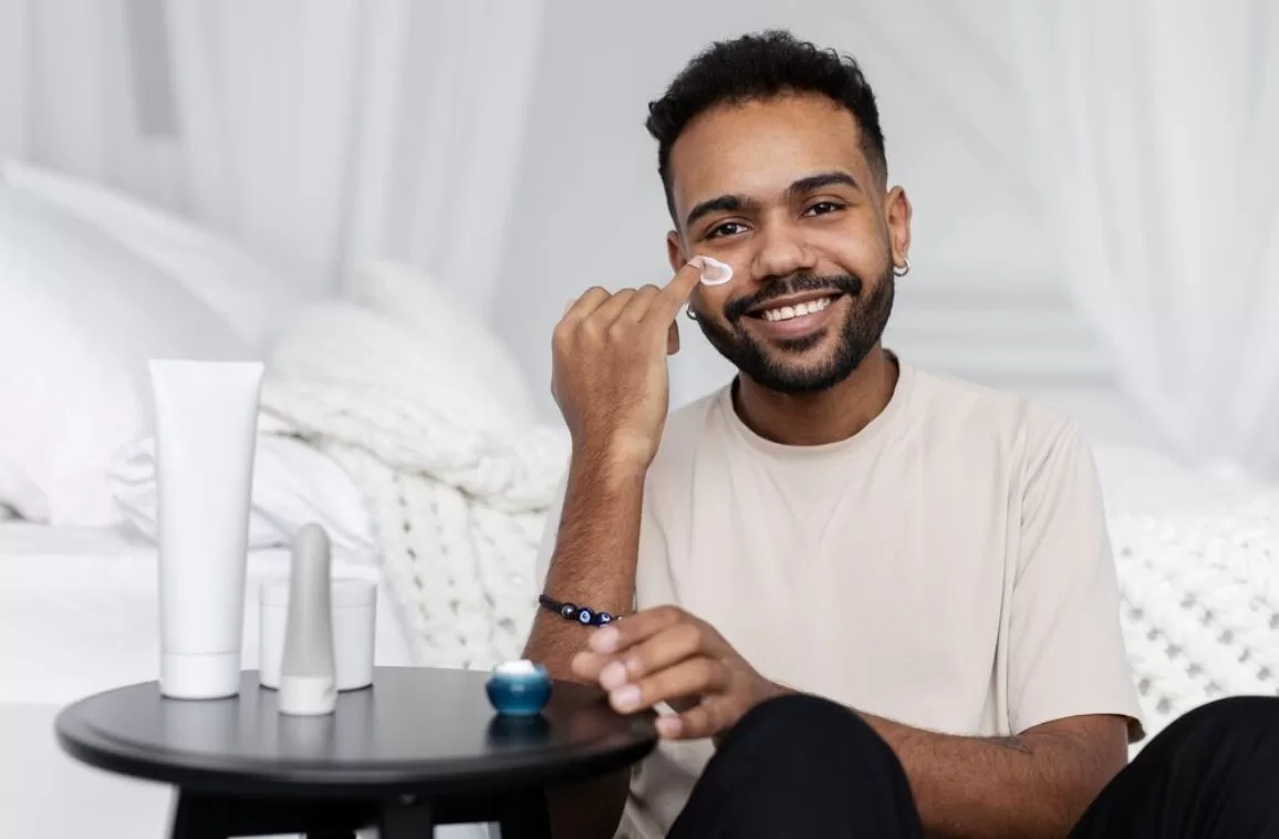 5 Must Have Beauty Products for Men for Glowing Skin 