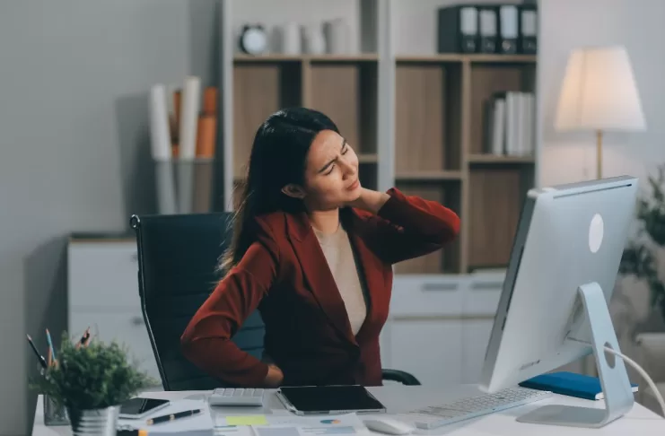Healthy Desk Habits: Reduce Pain While Working Long Hours